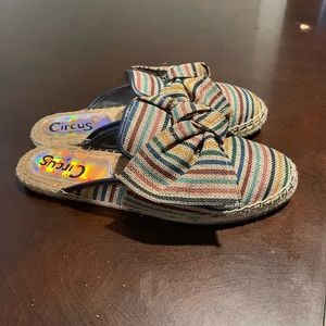 Circus by Sam Edelman for Torrid Bow Slip Ons 10WW